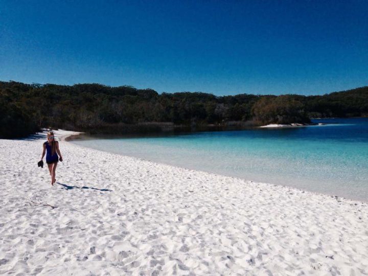 Beautiful white sands of Lake McKenzie