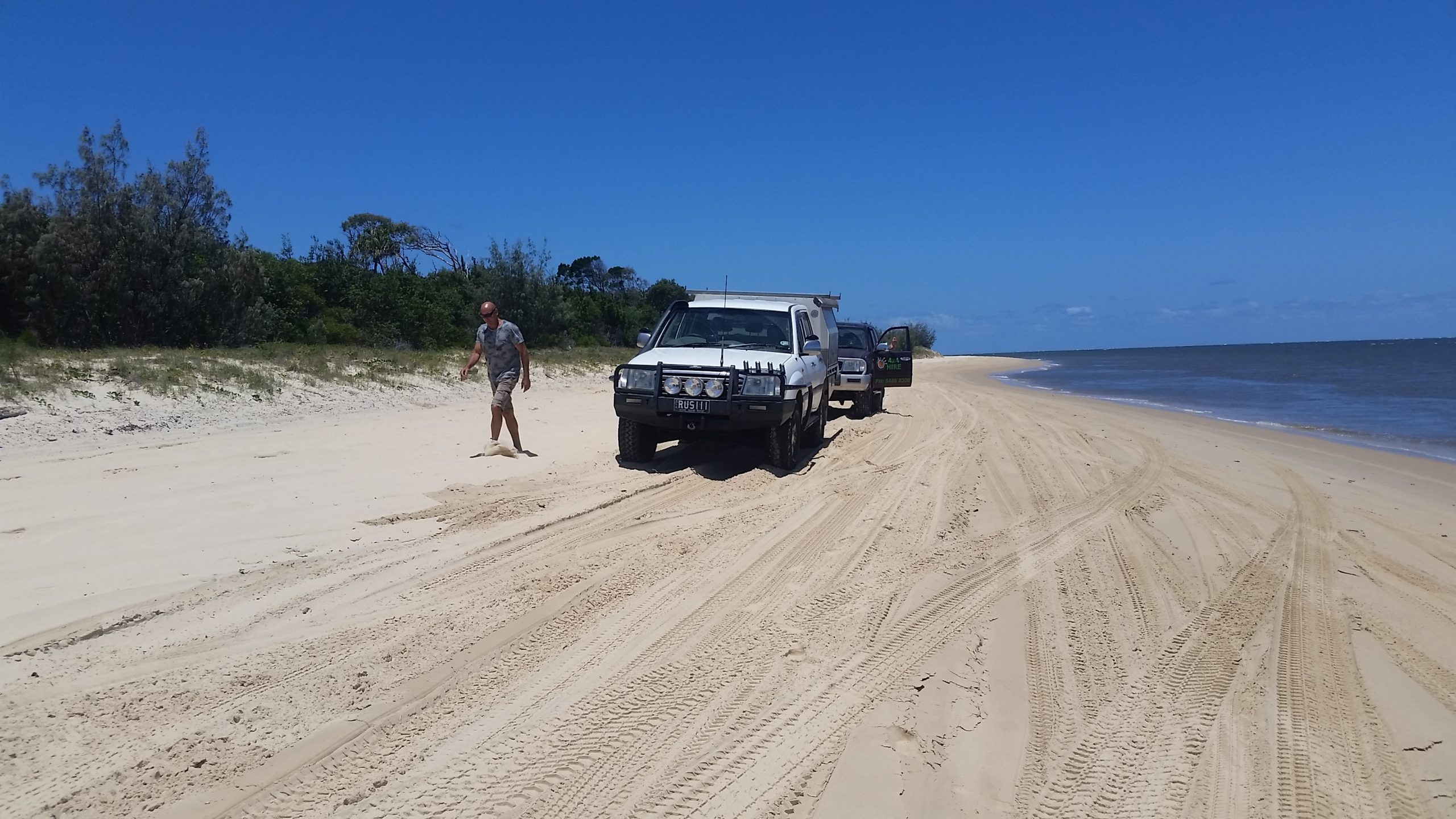 Best Tyre Pressure For Sand Driving - All About Fraser